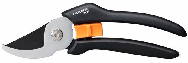 FISKARS P121 Solid™ nožnice záhradné dvojčepeľové 1057160